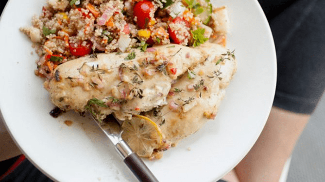 Salmón con quinoa en dieta proteica